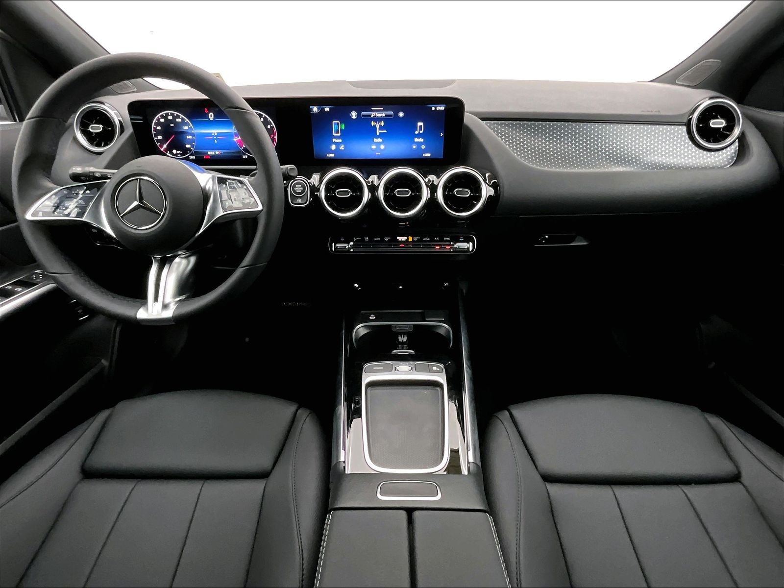 2026 Mercedes-Benz GLA photo 4