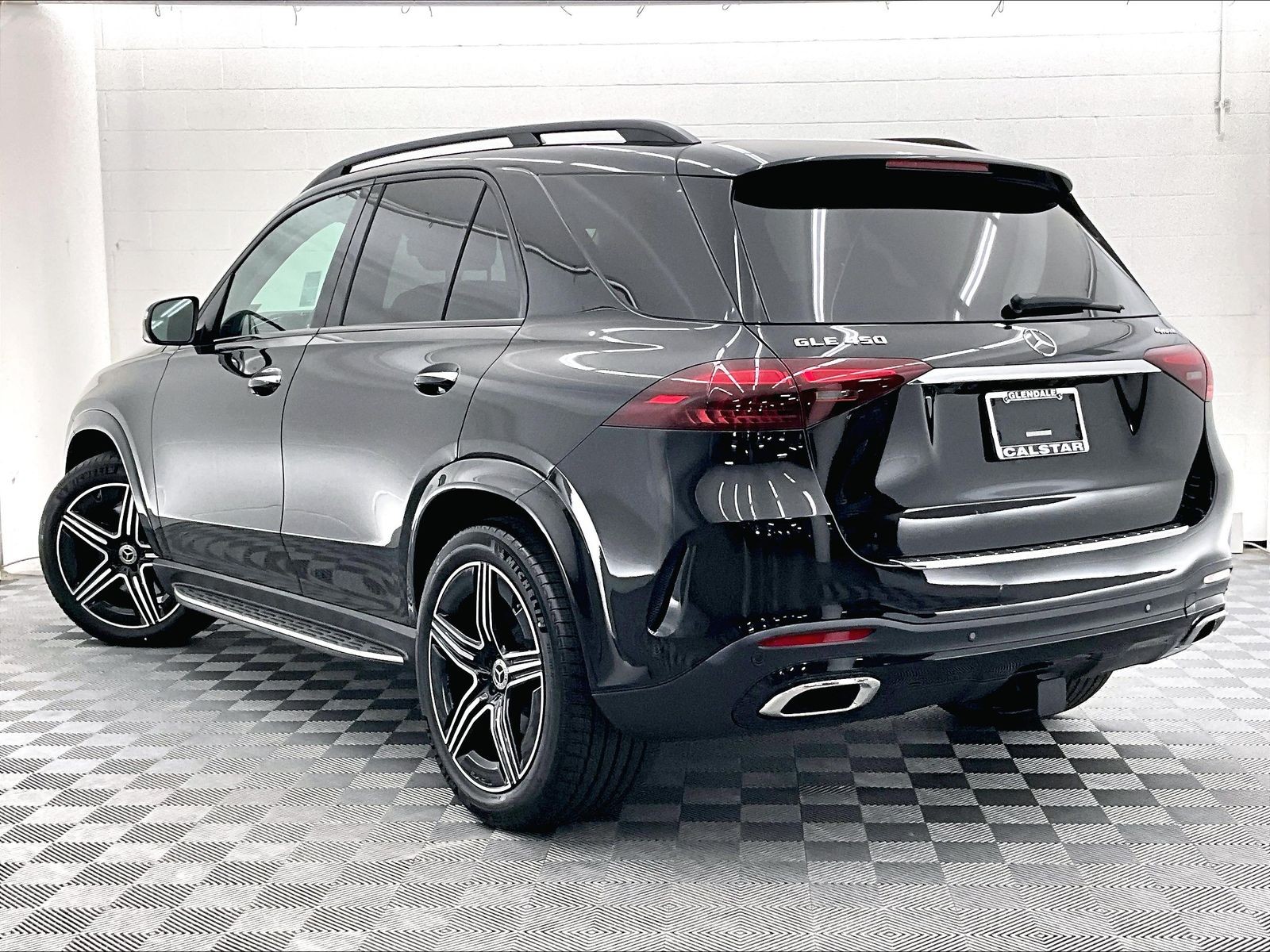 2026 Mercedes-Benz GLE photo 2