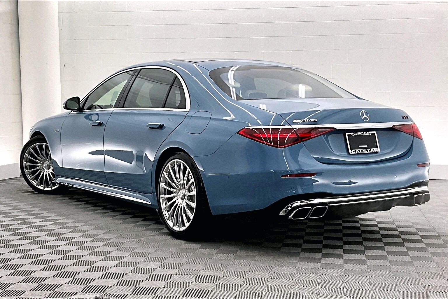 2025 Mercedes Benz S AMG 63 photo 2