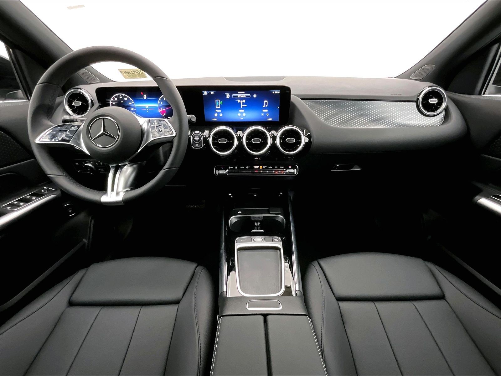 2026 Mercedes-Benz GLA photo 4