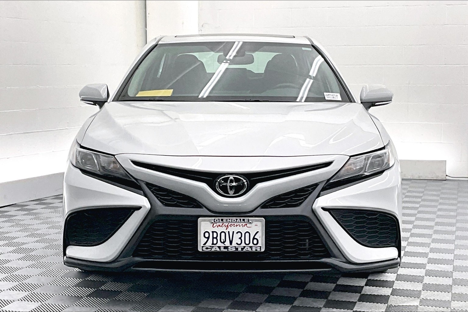 Used 2022 Toyota Camry SE with VIN 4T1T11AK6NU058464 for sale in Glendale, CA