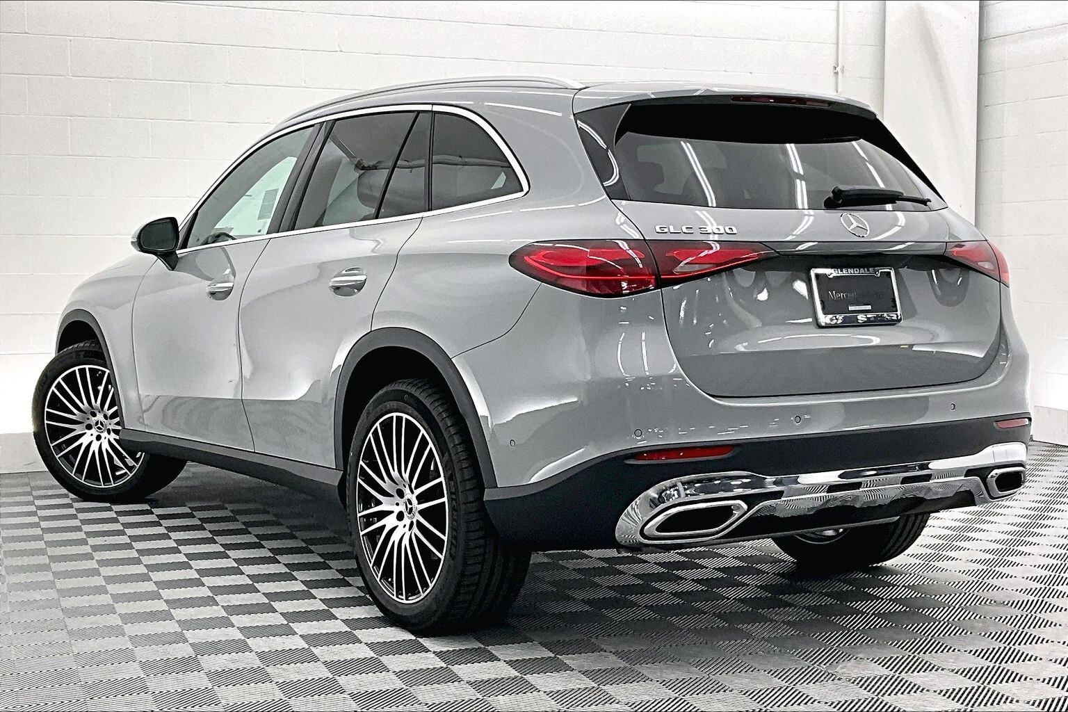 2026 Mercedes Benz GLC 300 photo 2