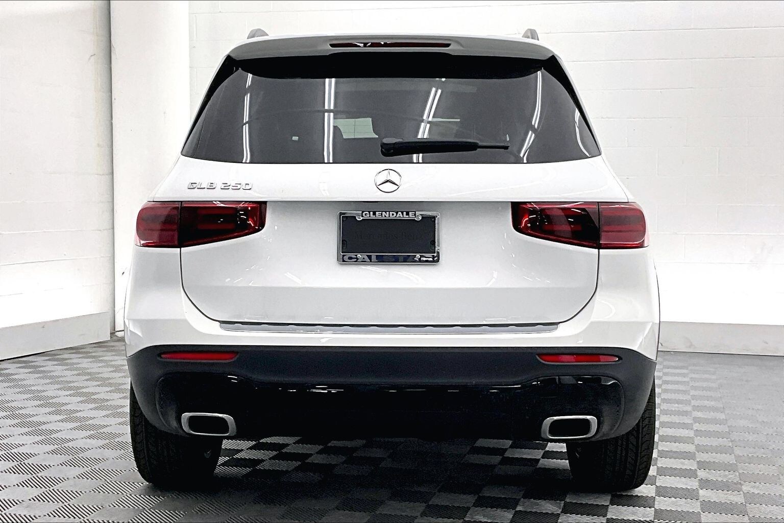 2026 Mercedes Benz GLB 250 photo 3