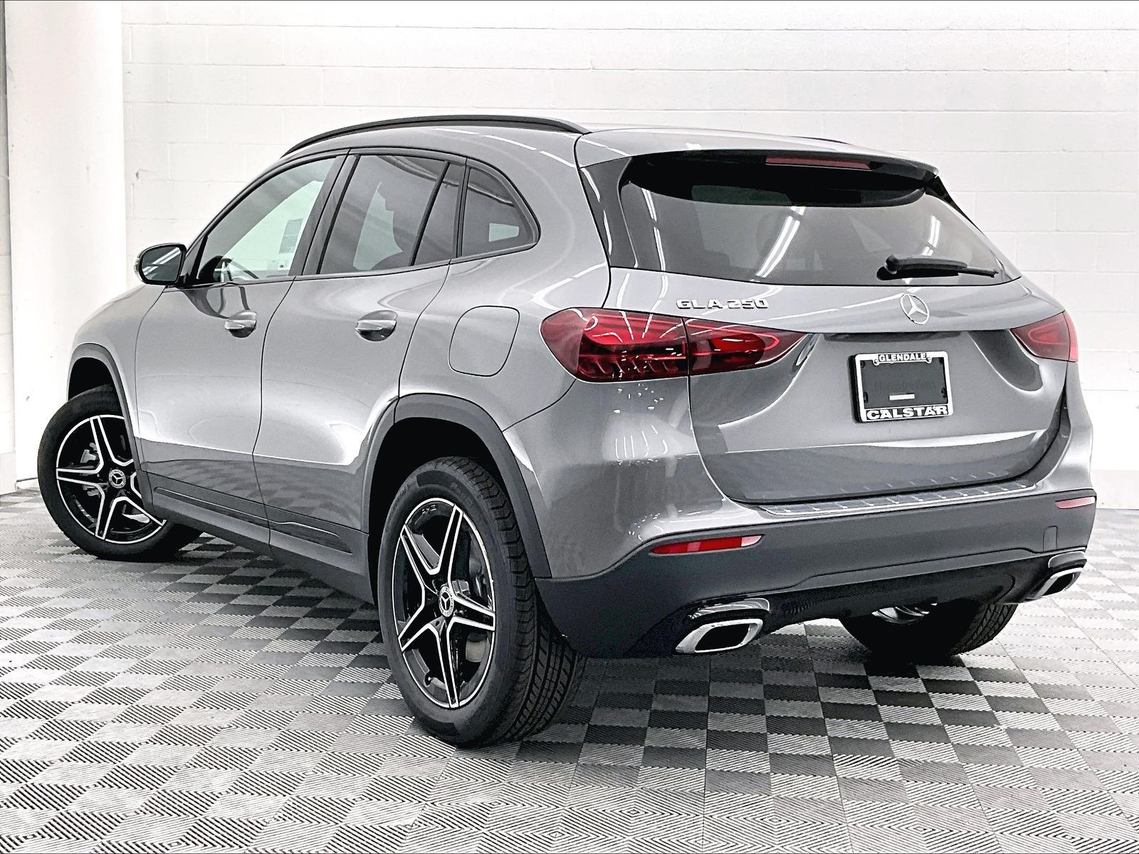 2026 Mercedes-Benz GLA photo 2