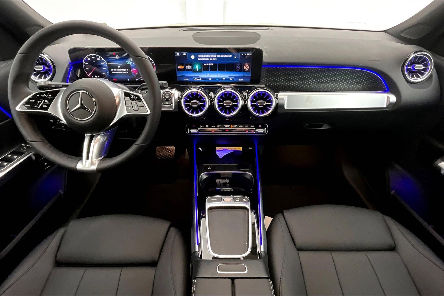 2025 Mercedes Benz GLB 250 photo 4