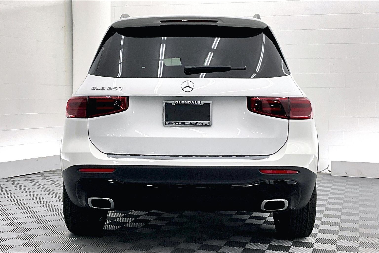 2026 Mercedes Benz GLB 250 photo 3