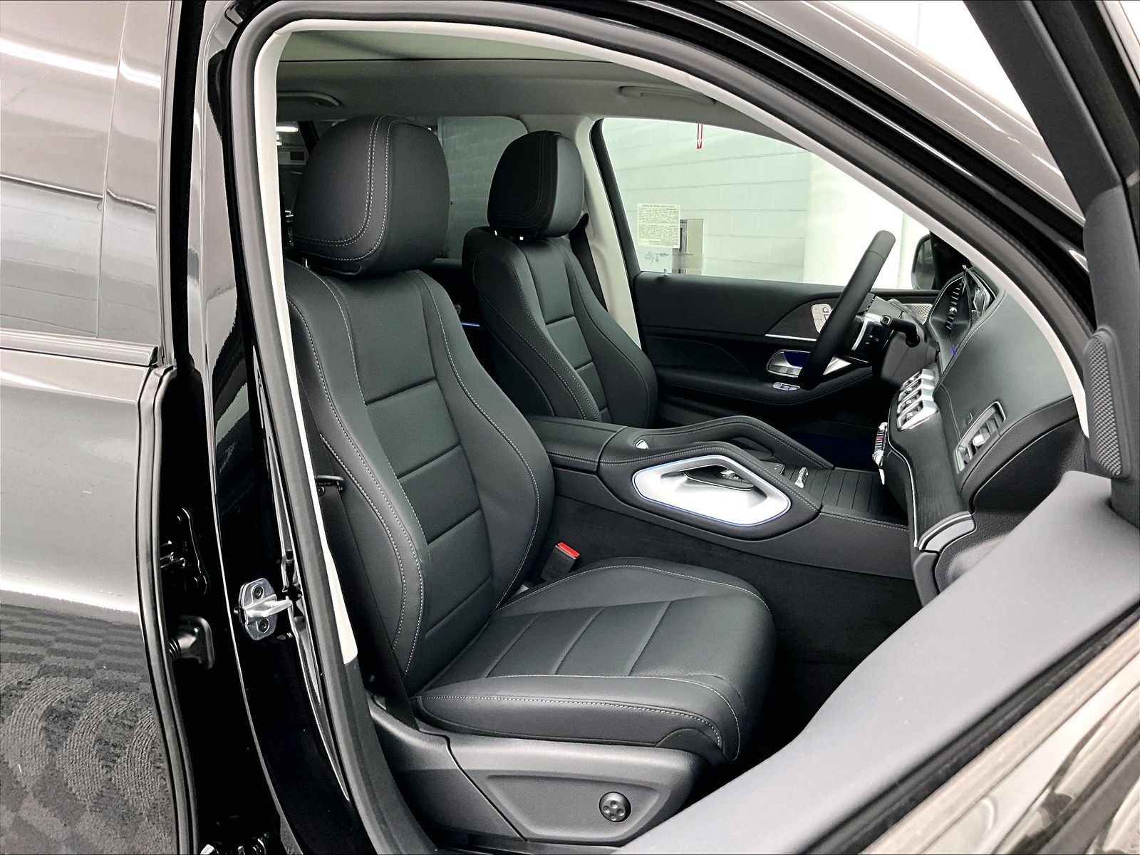2026 Mercedes-Benz GLS photo 5
