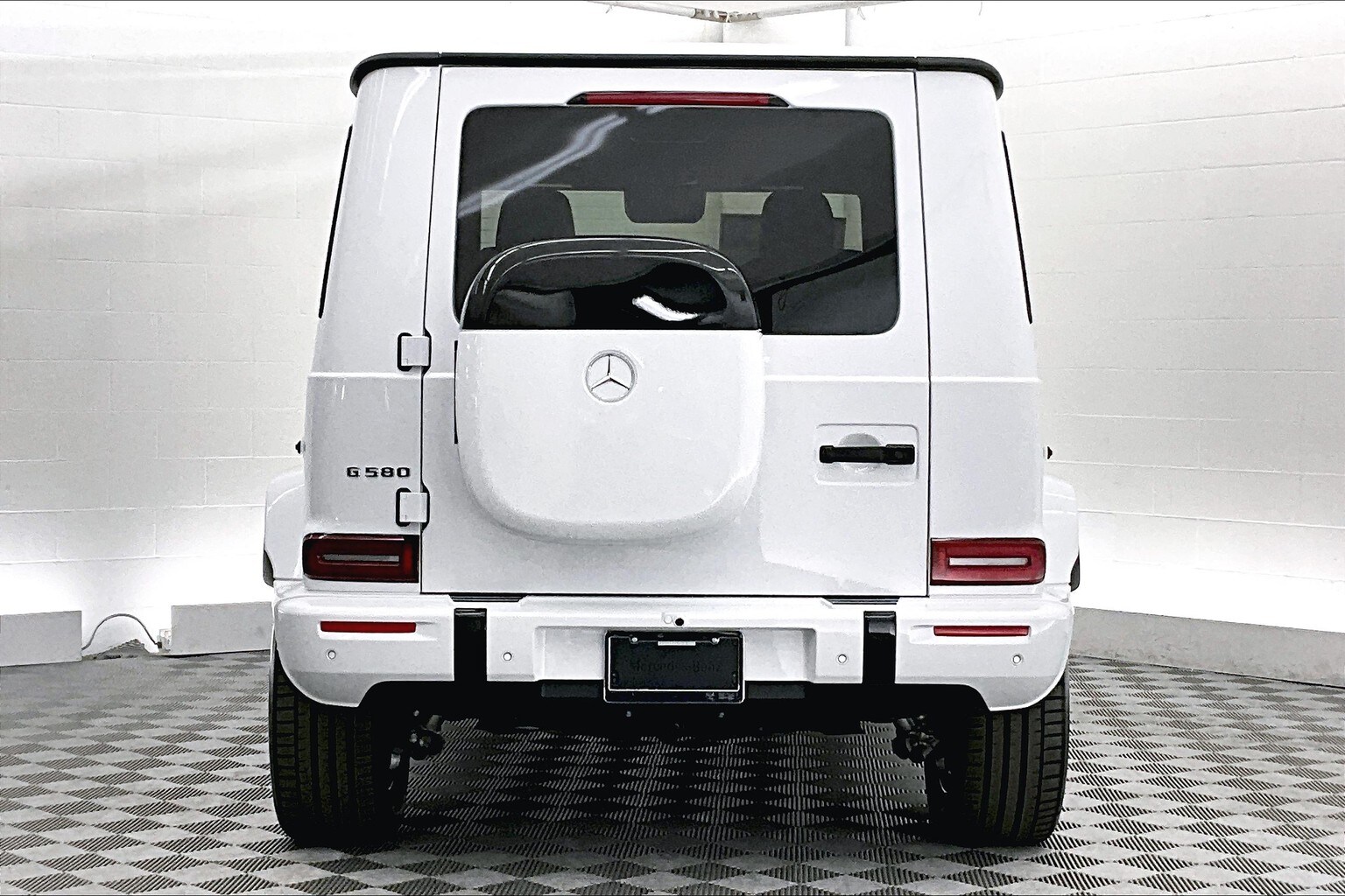 2025 Mercedes Benz G photo 3