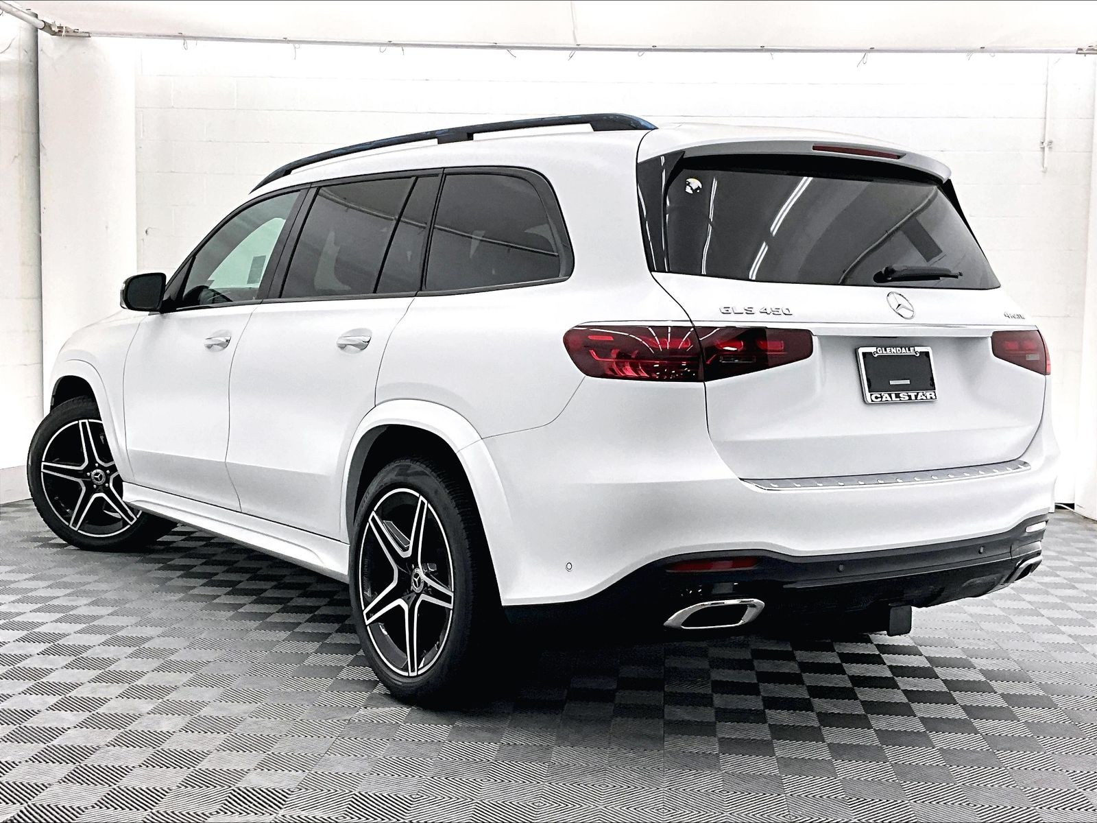 2026 Mercedes-Benz GLS photo 2