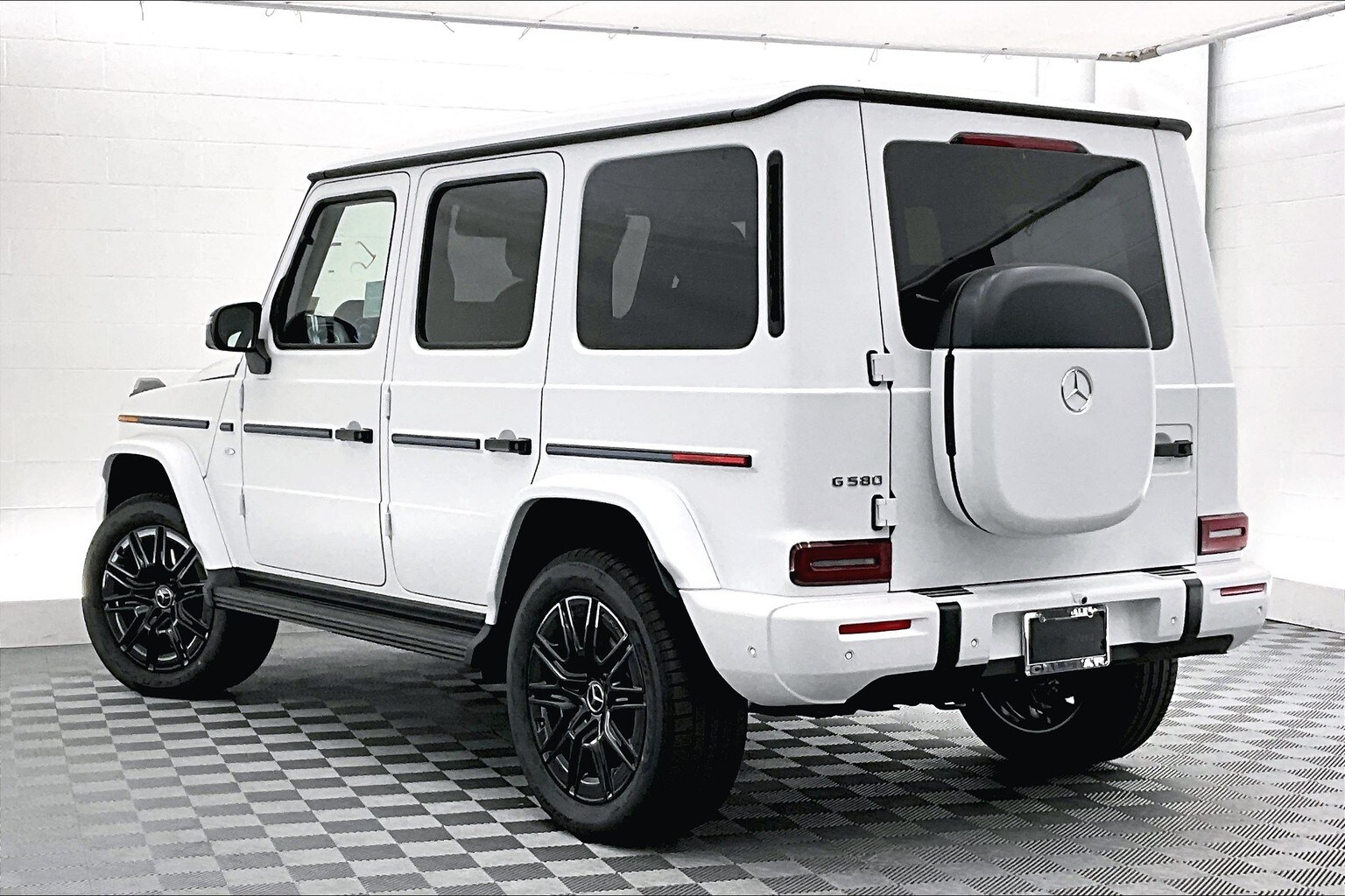2025 Mercedes Benz G photo 2