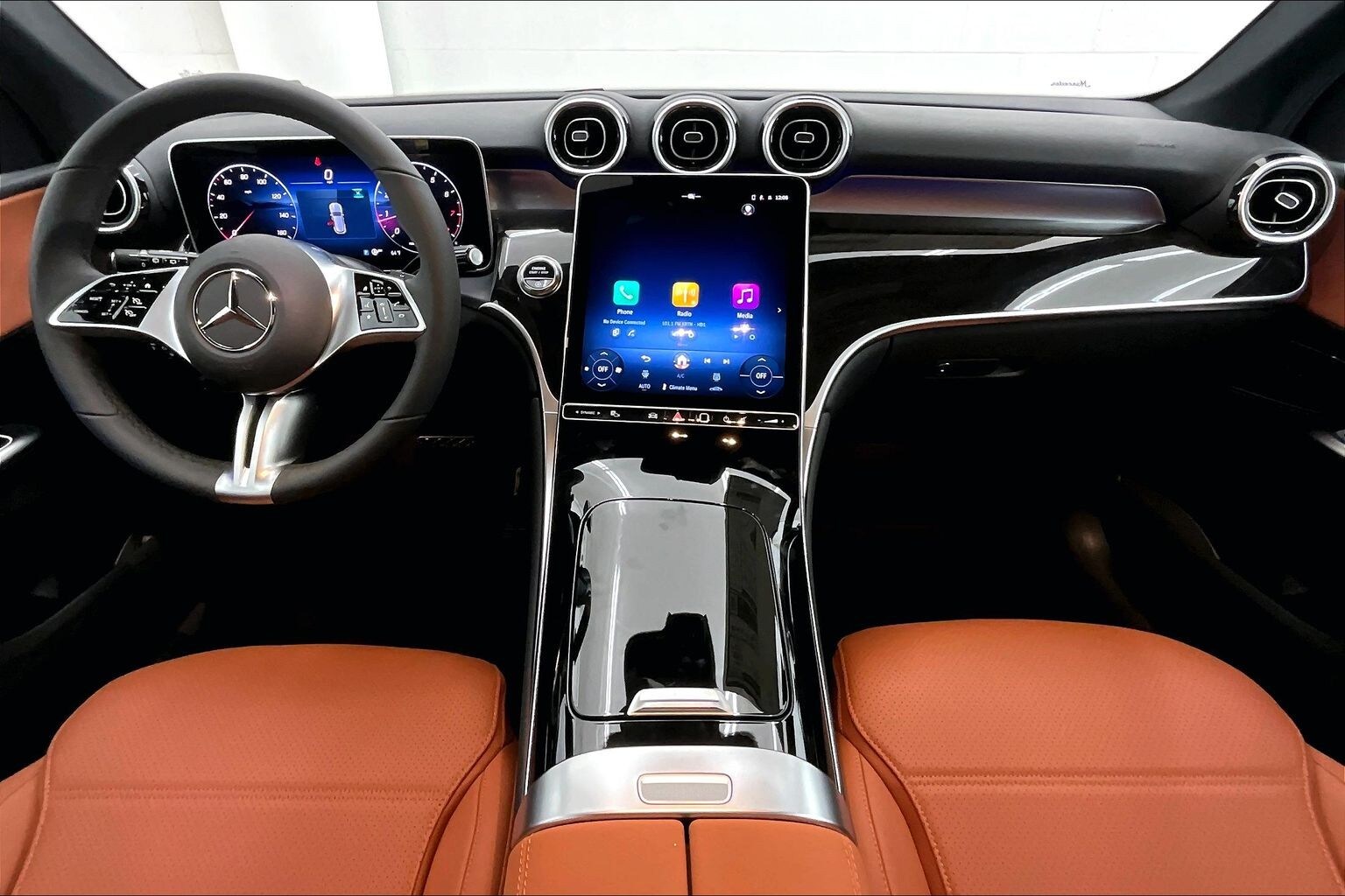 2026 Mercedes Benz GLC 300 photo 4