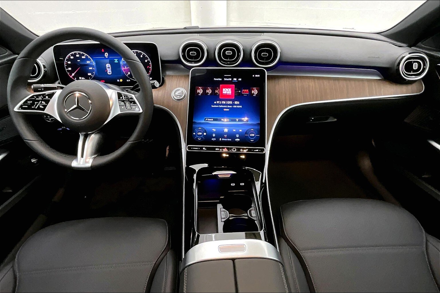 2025 Mercedes Benz C 300 4MATIC photo 4
