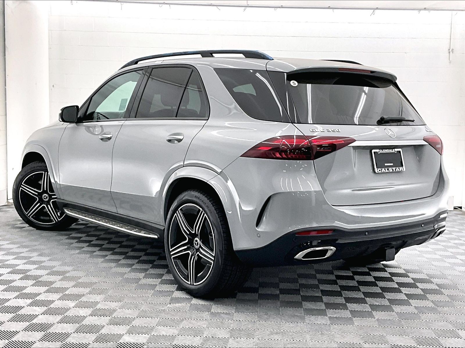 2026 Mercedes-Benz GLE photo 2