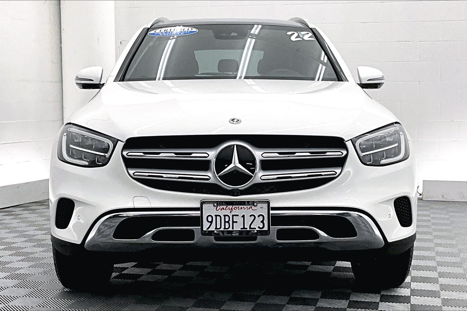 2022 Mercedes Benz GLC 300 photo 2