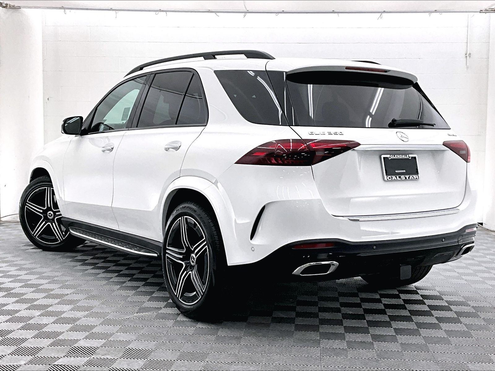 2026 Mercedes-Benz GLE photo 2