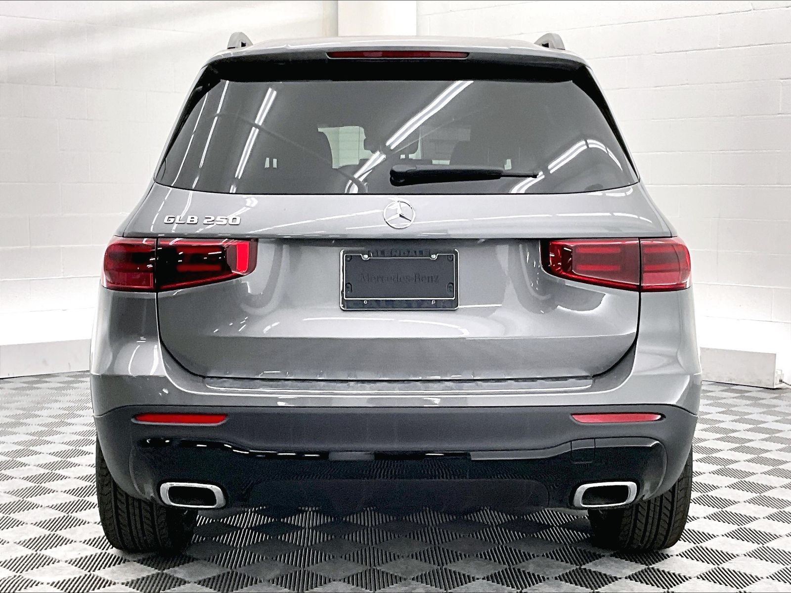2026 Mercedes-Benz GLB photo 3