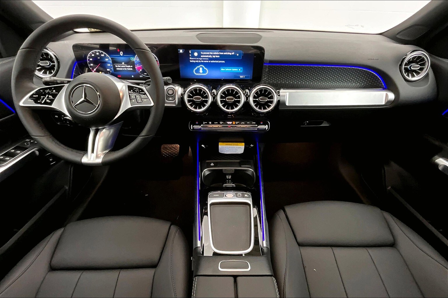 2025 Mercedes Benz GLB 250 photo 4