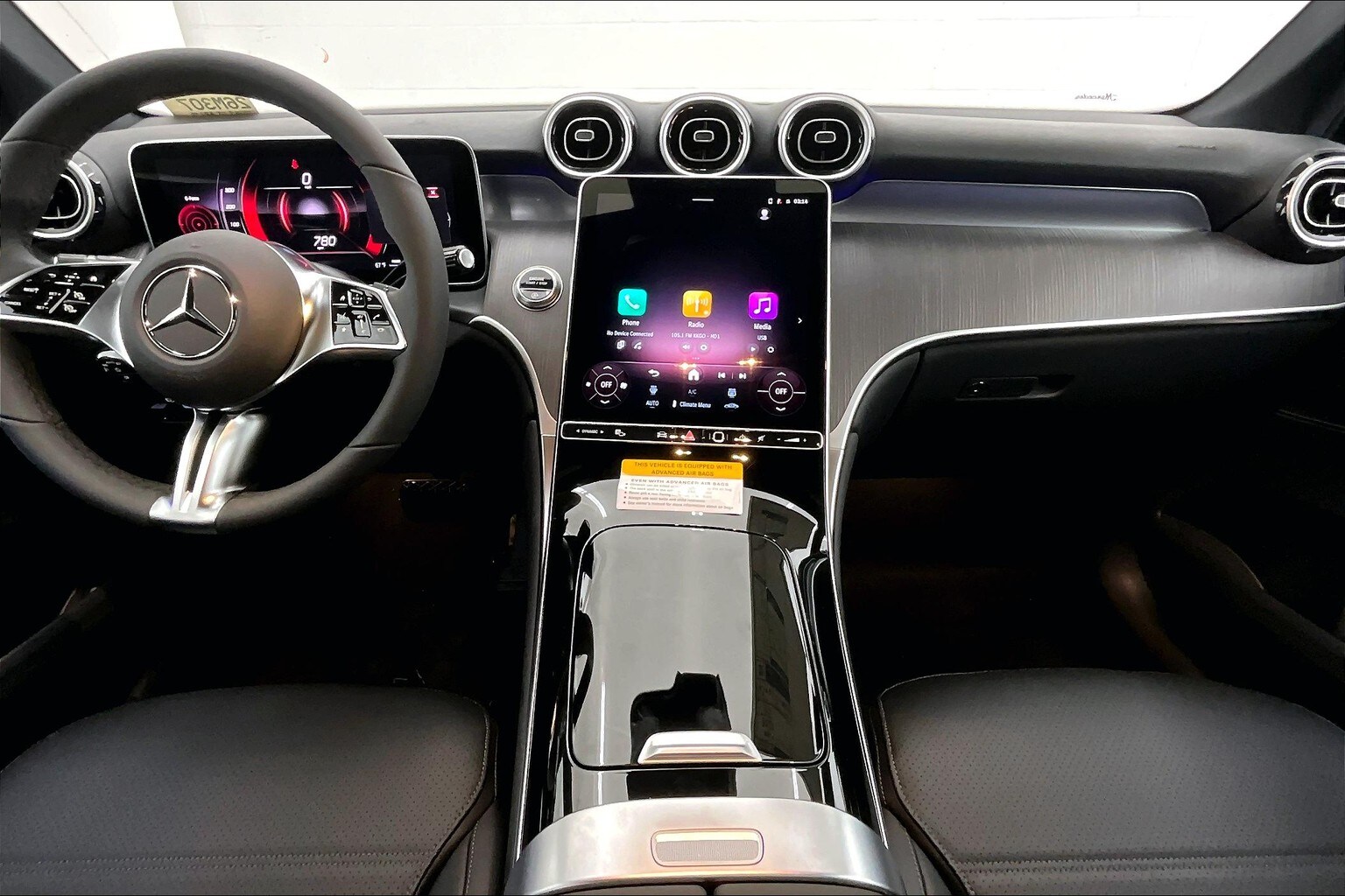 2026 Mercedes Benz GLC 300 photo 4