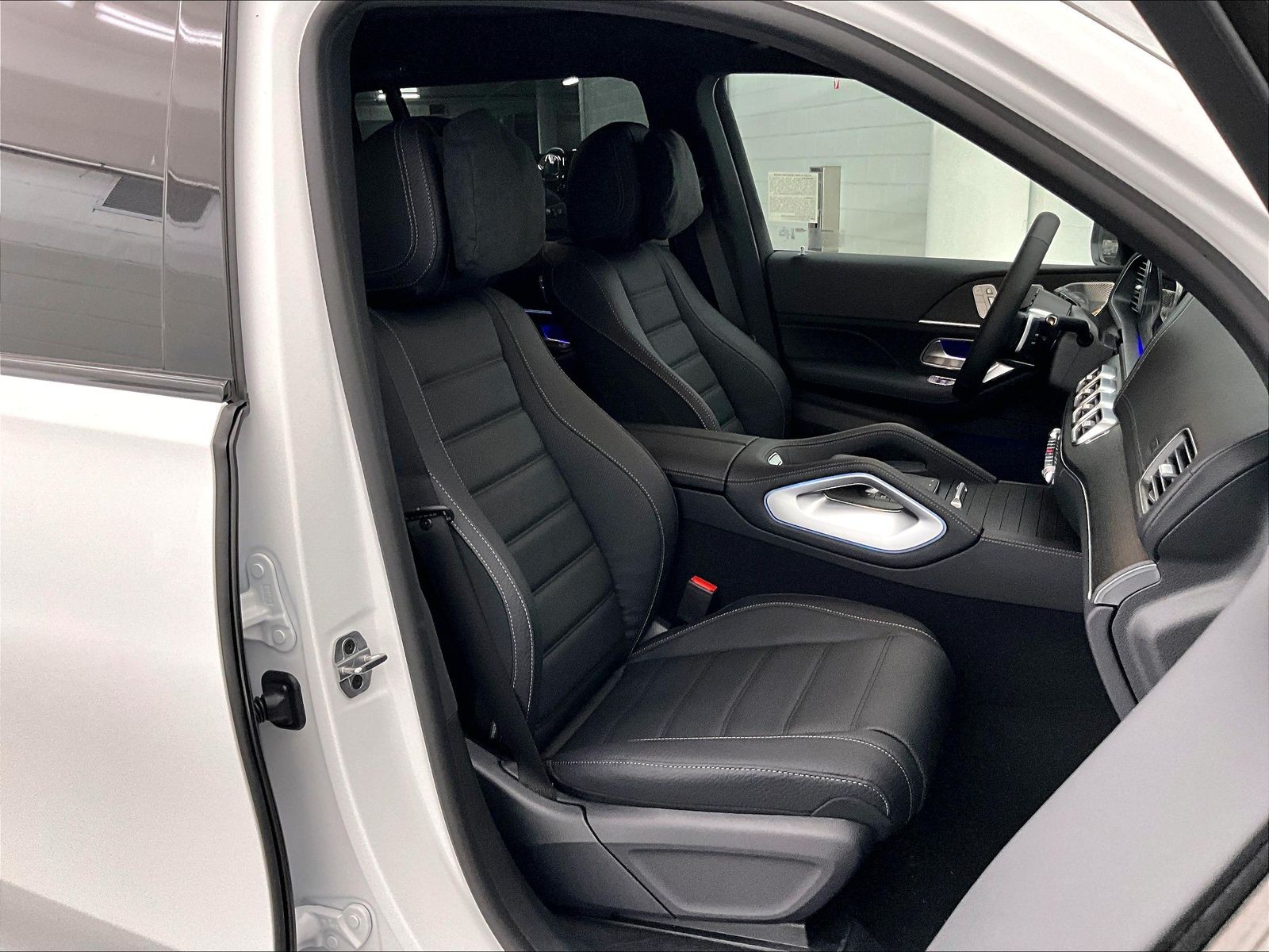 2026 Mercedes-Benz GLS photo 5