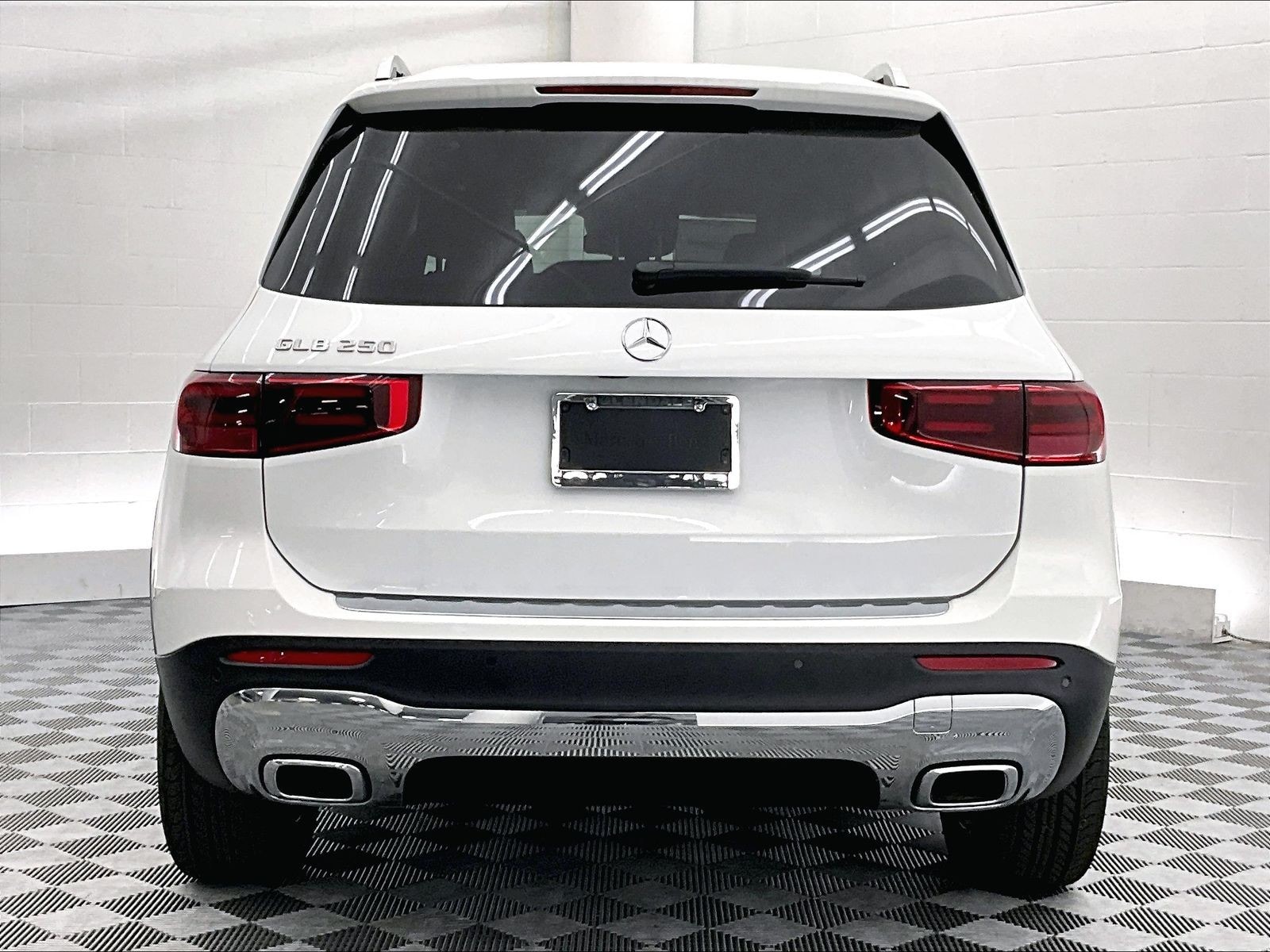 2026 Mercedes-Benz GLB photo 3