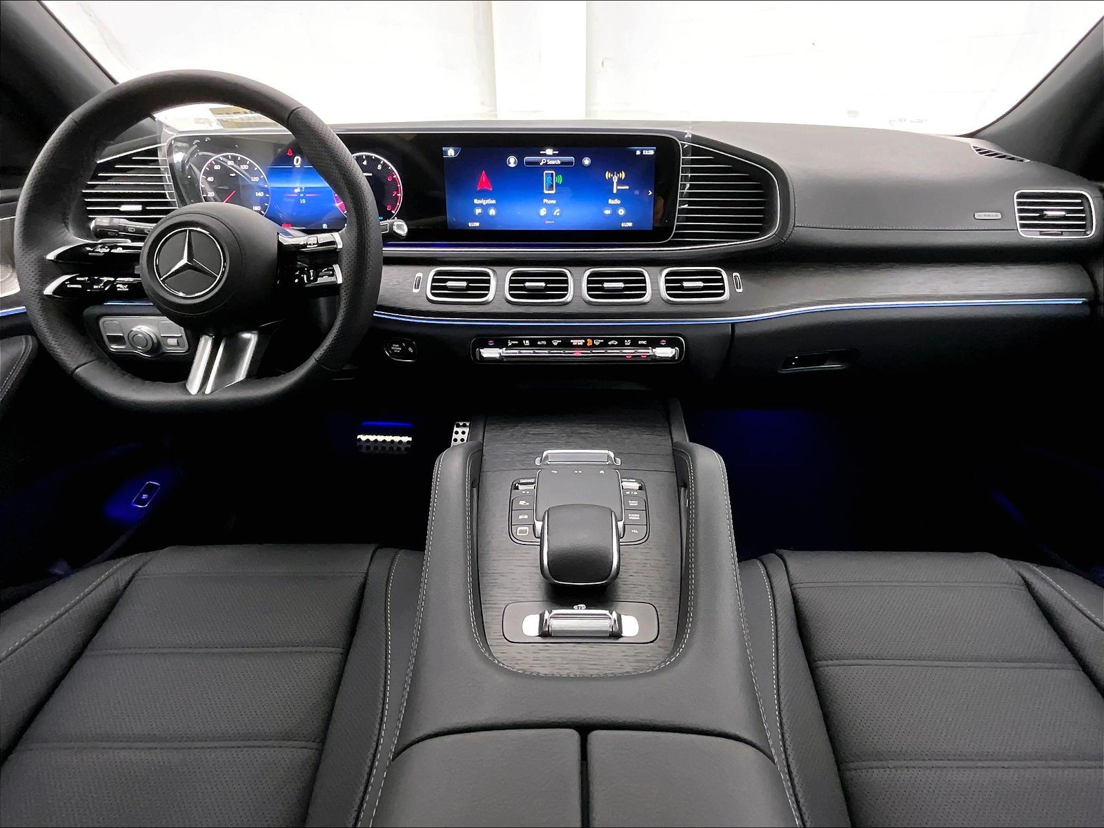 2026 Mercedes-Benz GLS photo 4