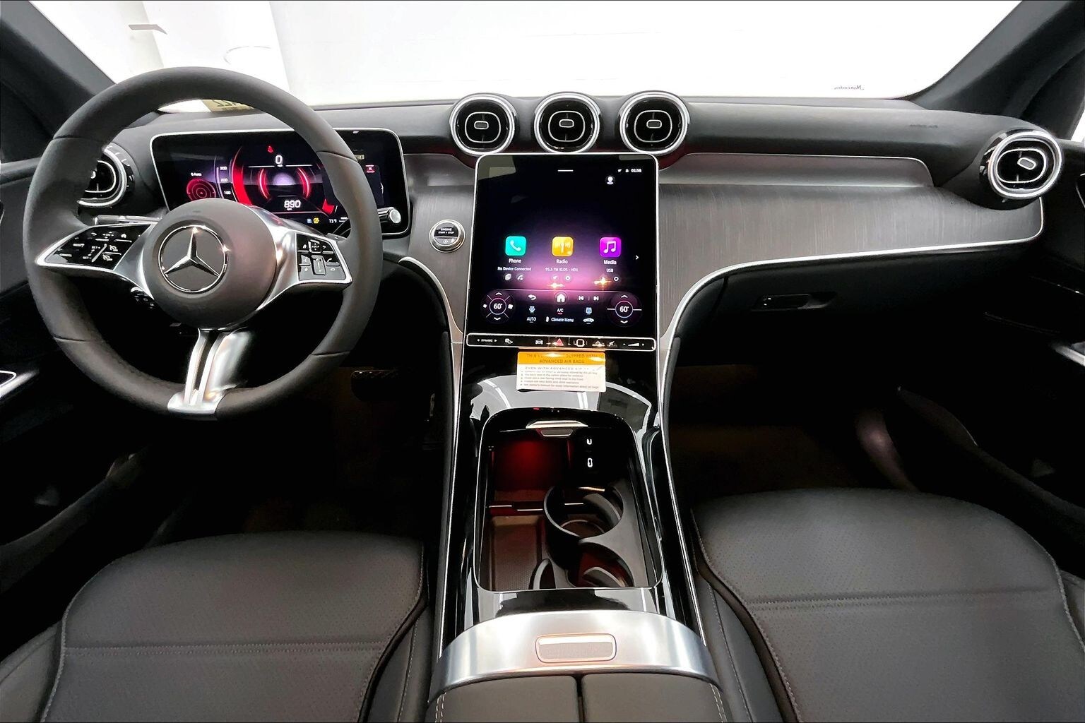 2026 Mercedes Benz GLC 300 photo 4