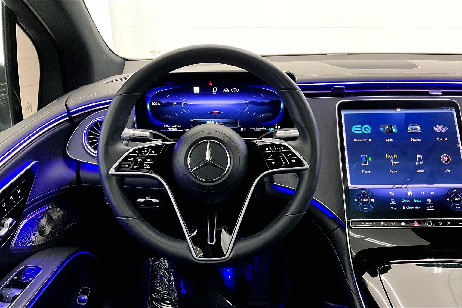2023 Mercedes Benz EQS SUV 450 photo 4