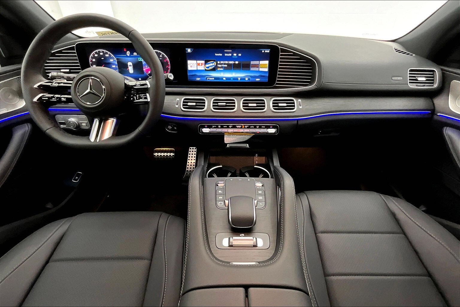 2026 Mercedes Benz GLS 450 4MATIC photo 4