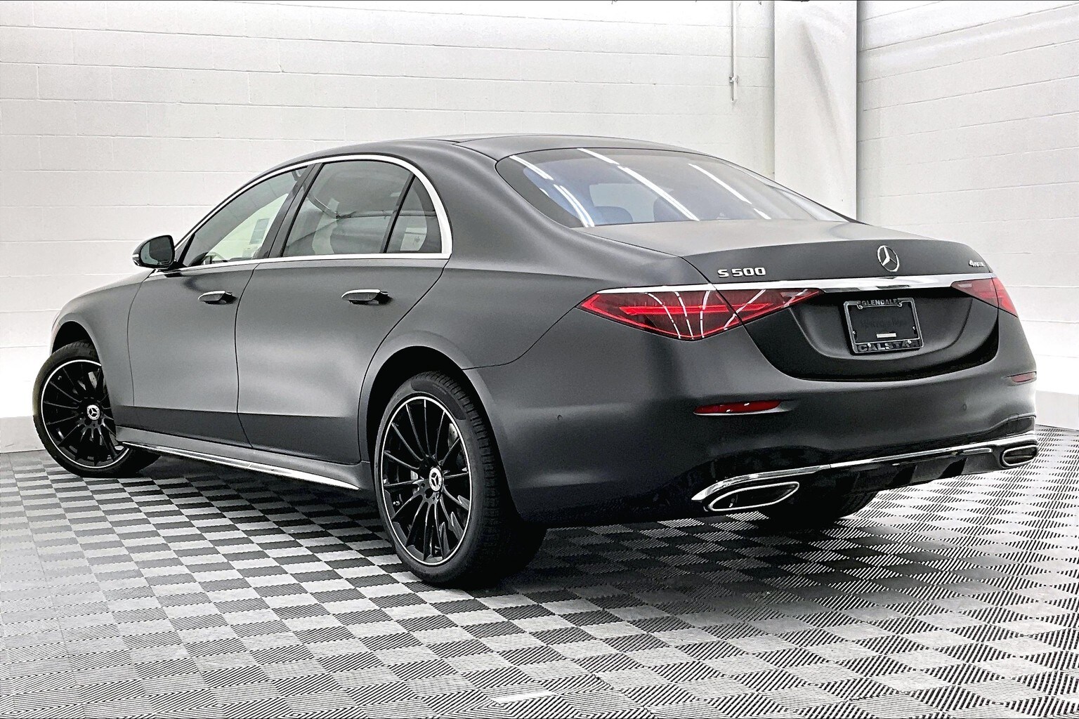 2026 Mercedes Benz S 500 4MATIC photo 2