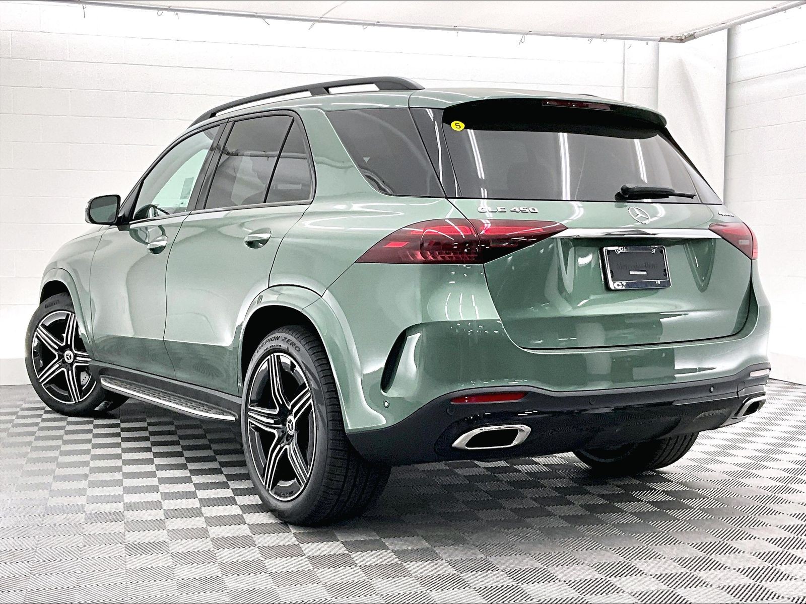 2026 Mercedes-Benz GLE photo 2
