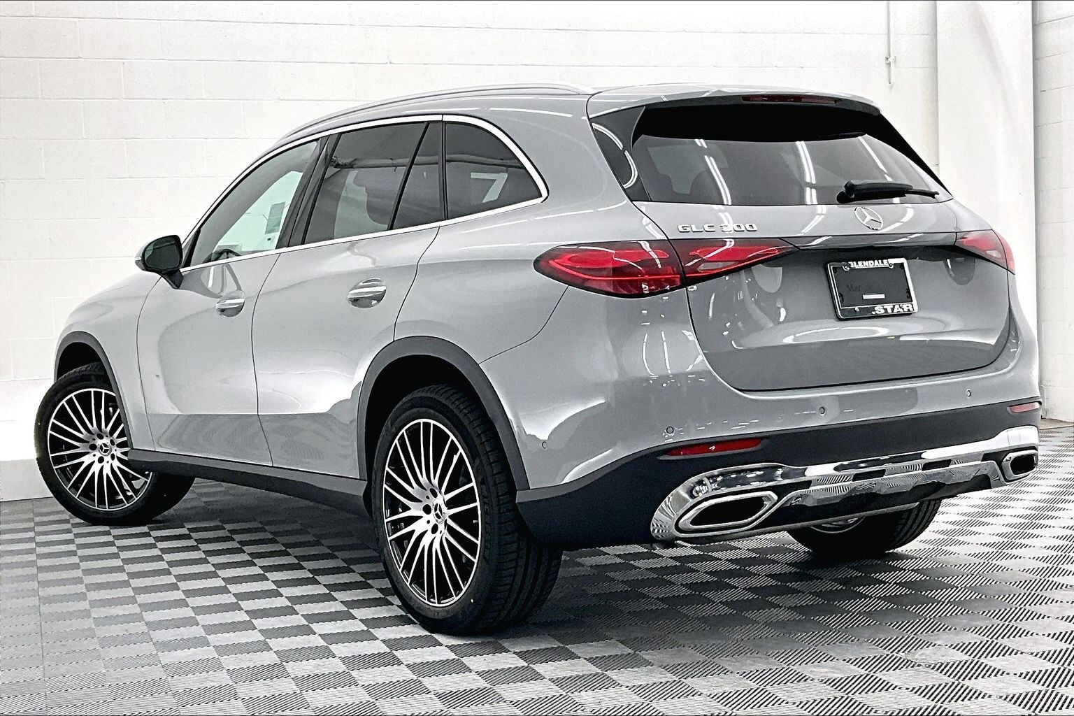2026 Mercedes Benz GLC 300 photo 2