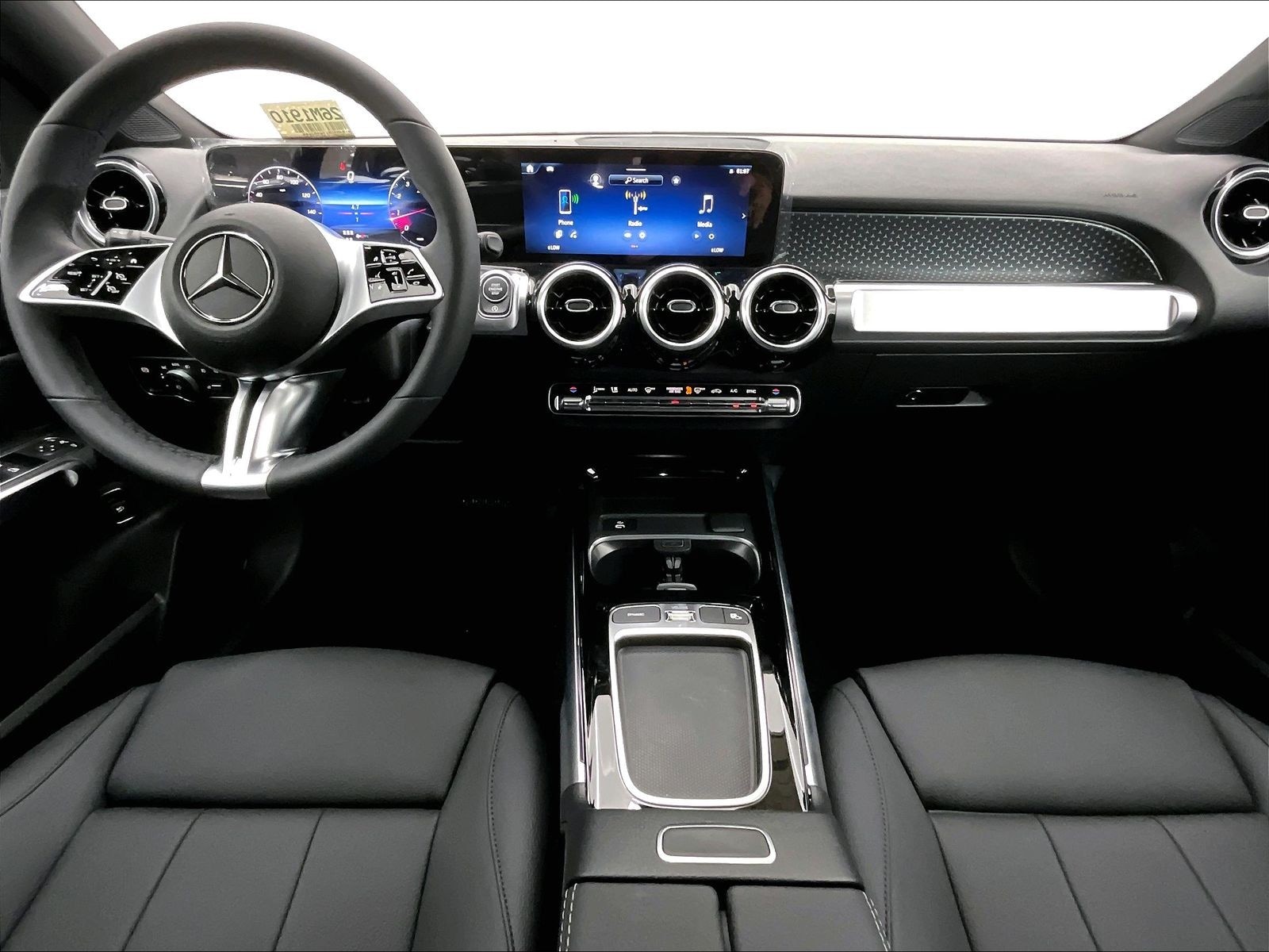2026 Mercedes-Benz GLB photo 4