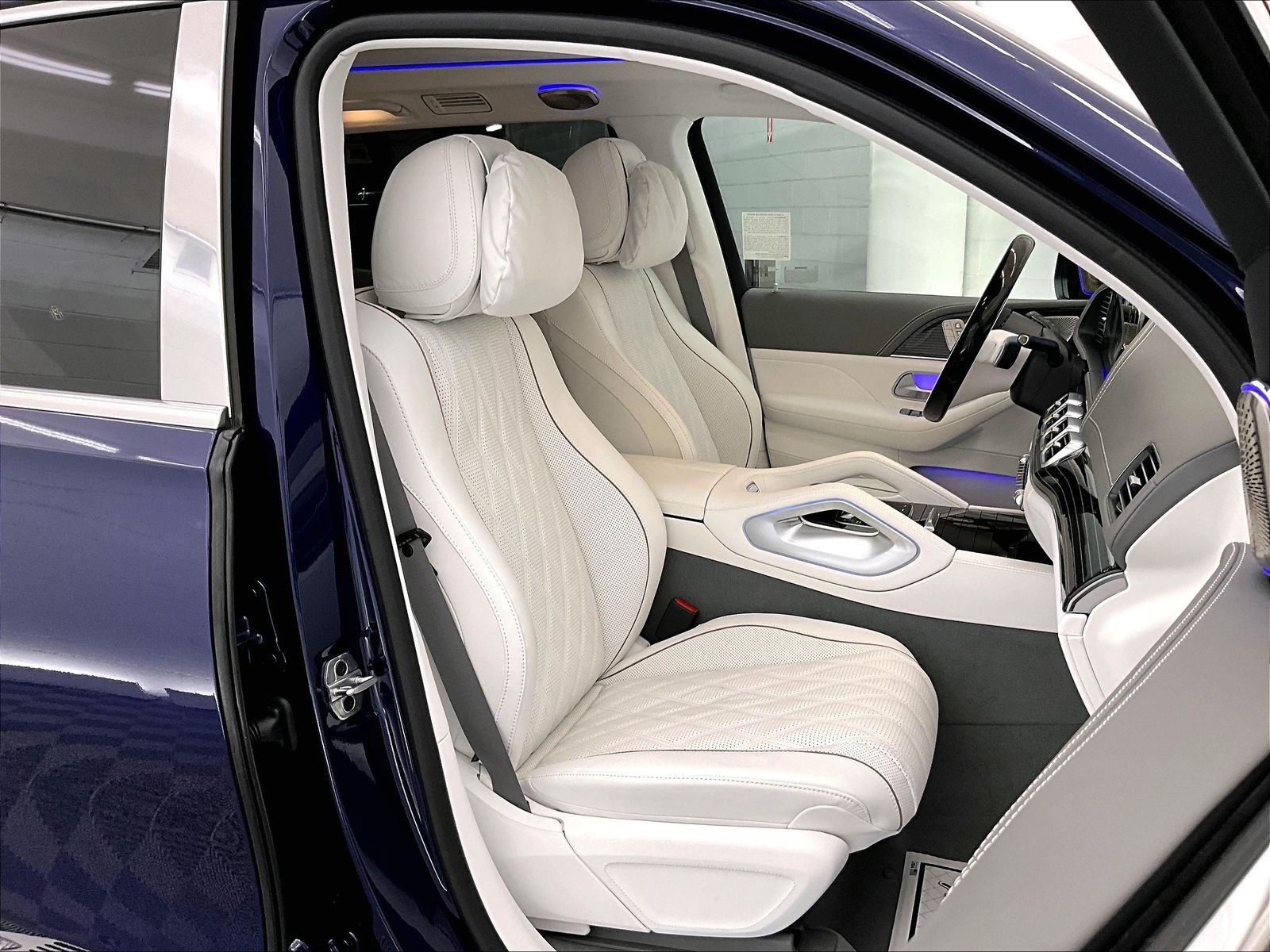 2026 Mercedes-Benz GLS photo 5