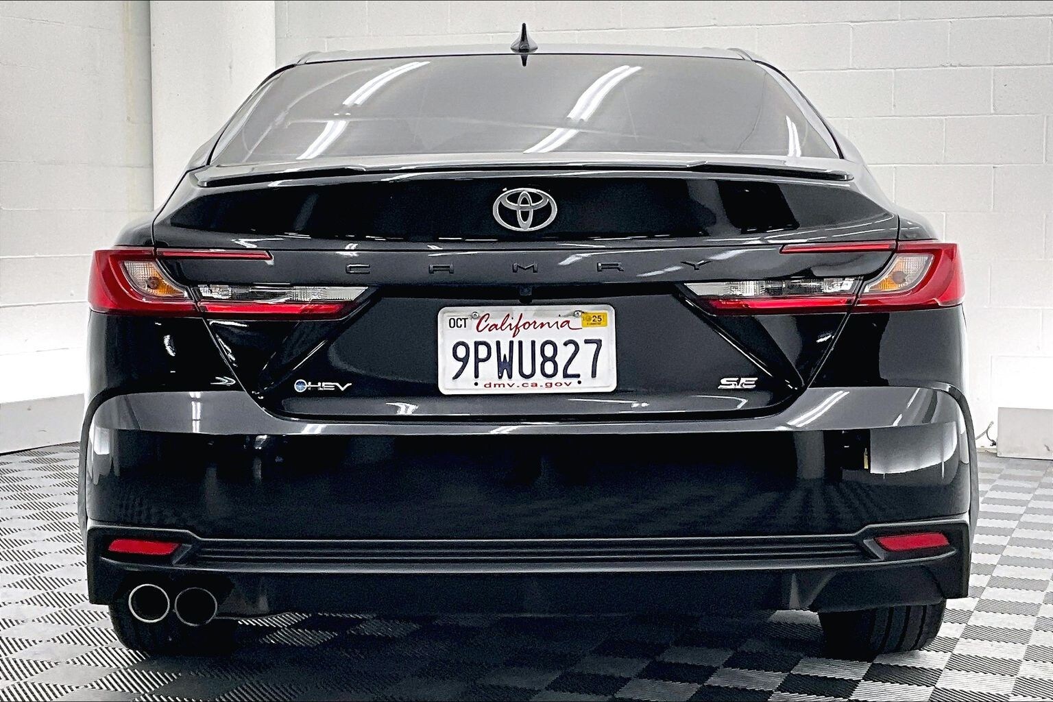 2025 Toyota Camry photo 3