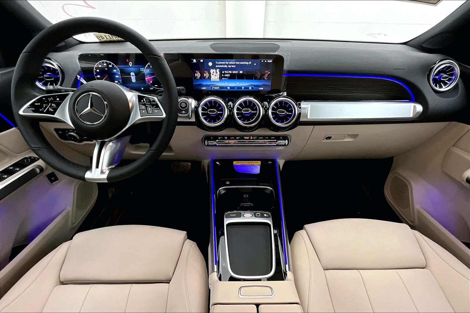 2025 Mercedes Benz GLB 250 photo 4