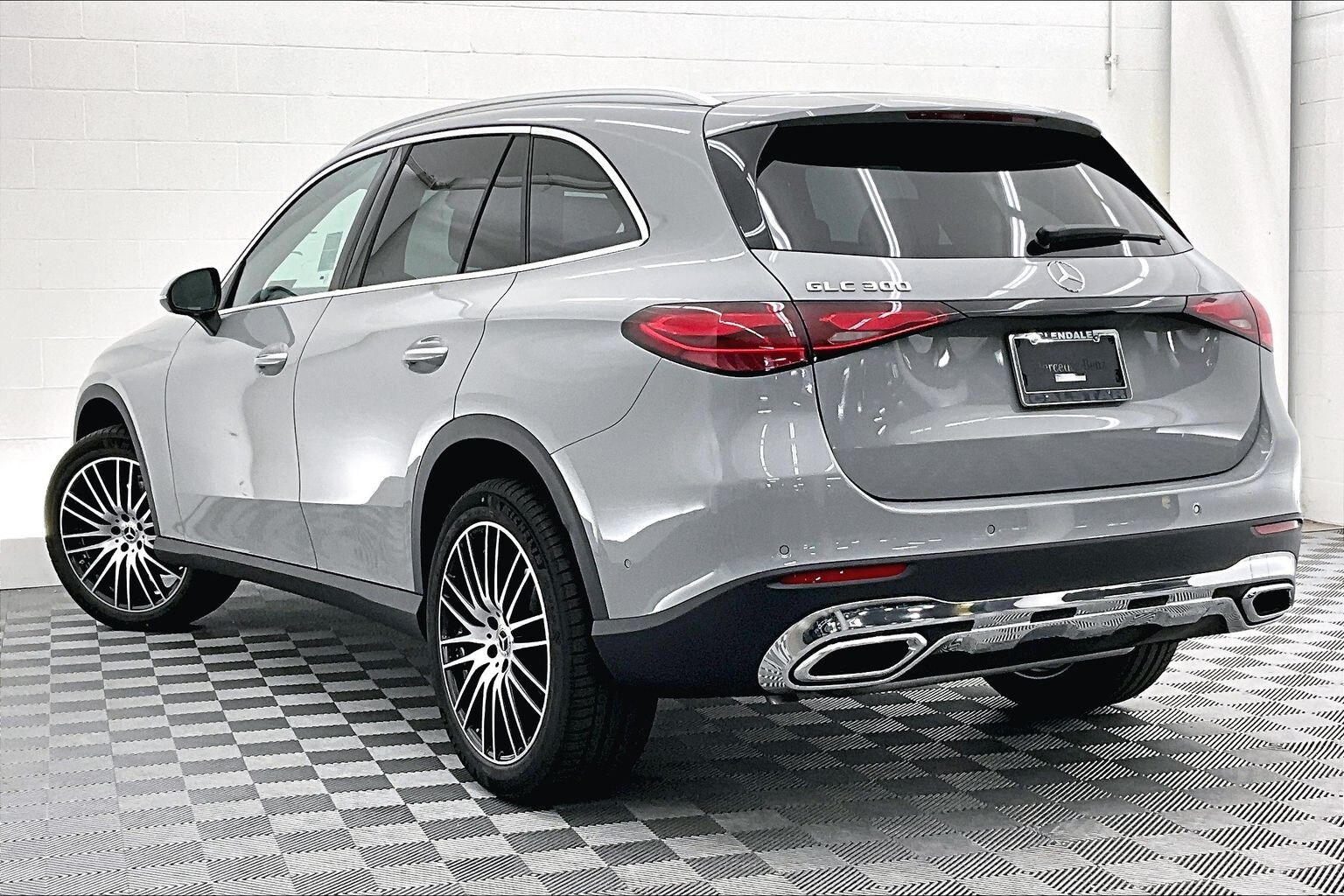 2026 Mercedes Benz GLC 300 photo 2