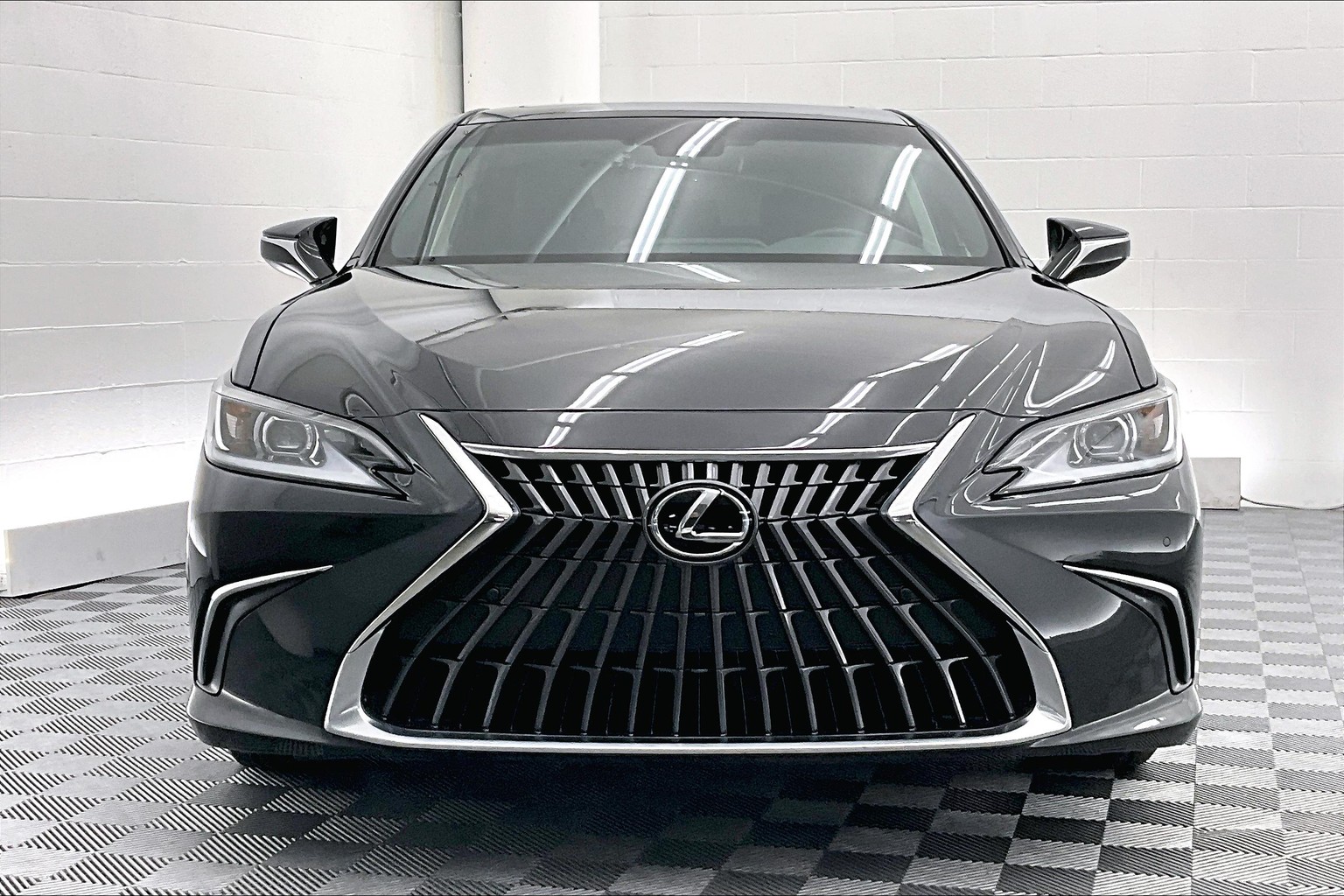 Used 2024 Lexus ES Hybrid 300h with VIN 58ADA1C1XRU046390 for sale in Glendale, CA