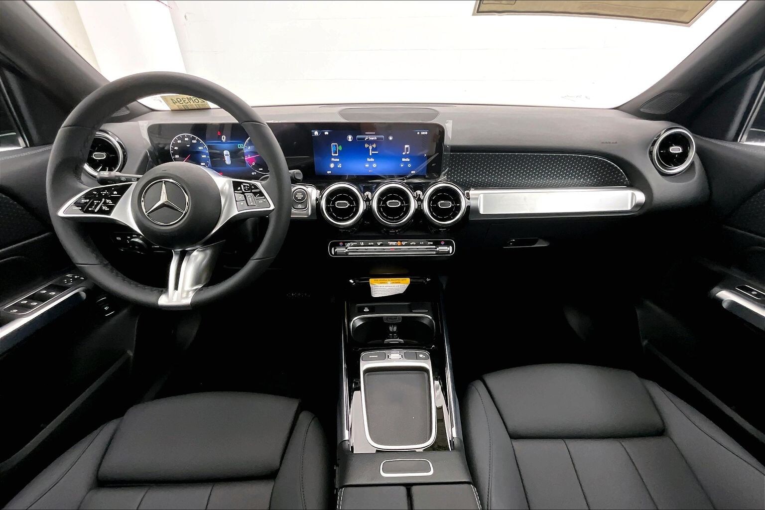 2026 Mercedes Benz GLB 250 photo 4