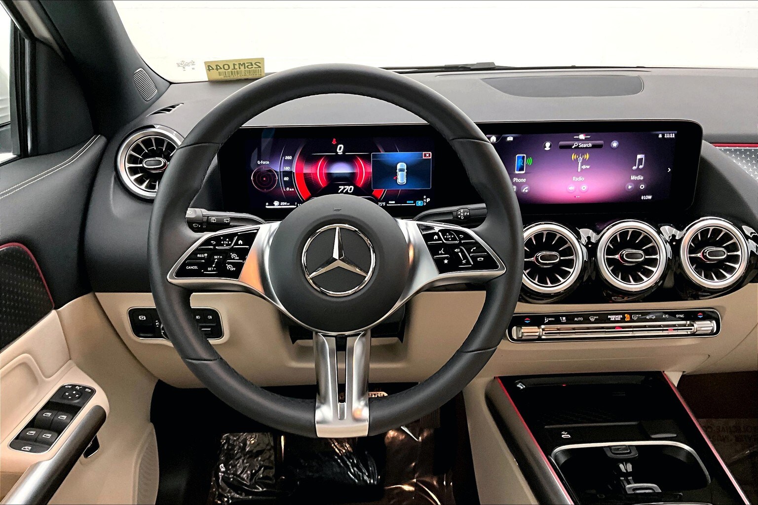 2025 Mercedes Benz GLA 250 photo 4