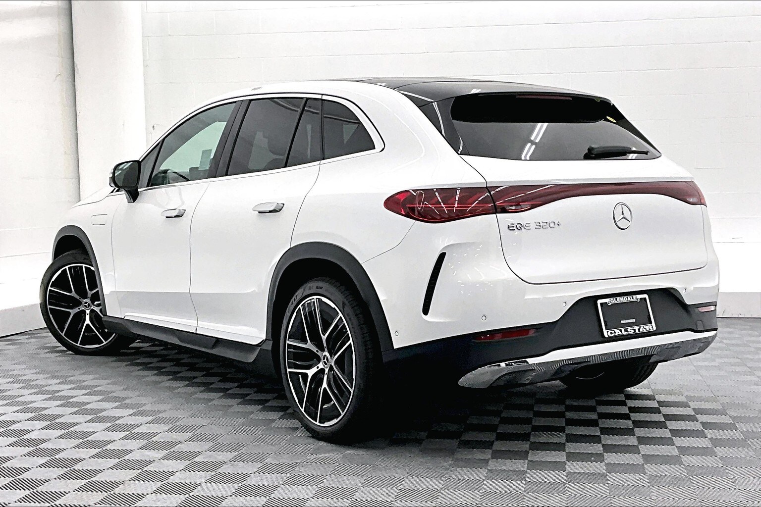 2026 Mercedes Benz EQE SUV photo 2