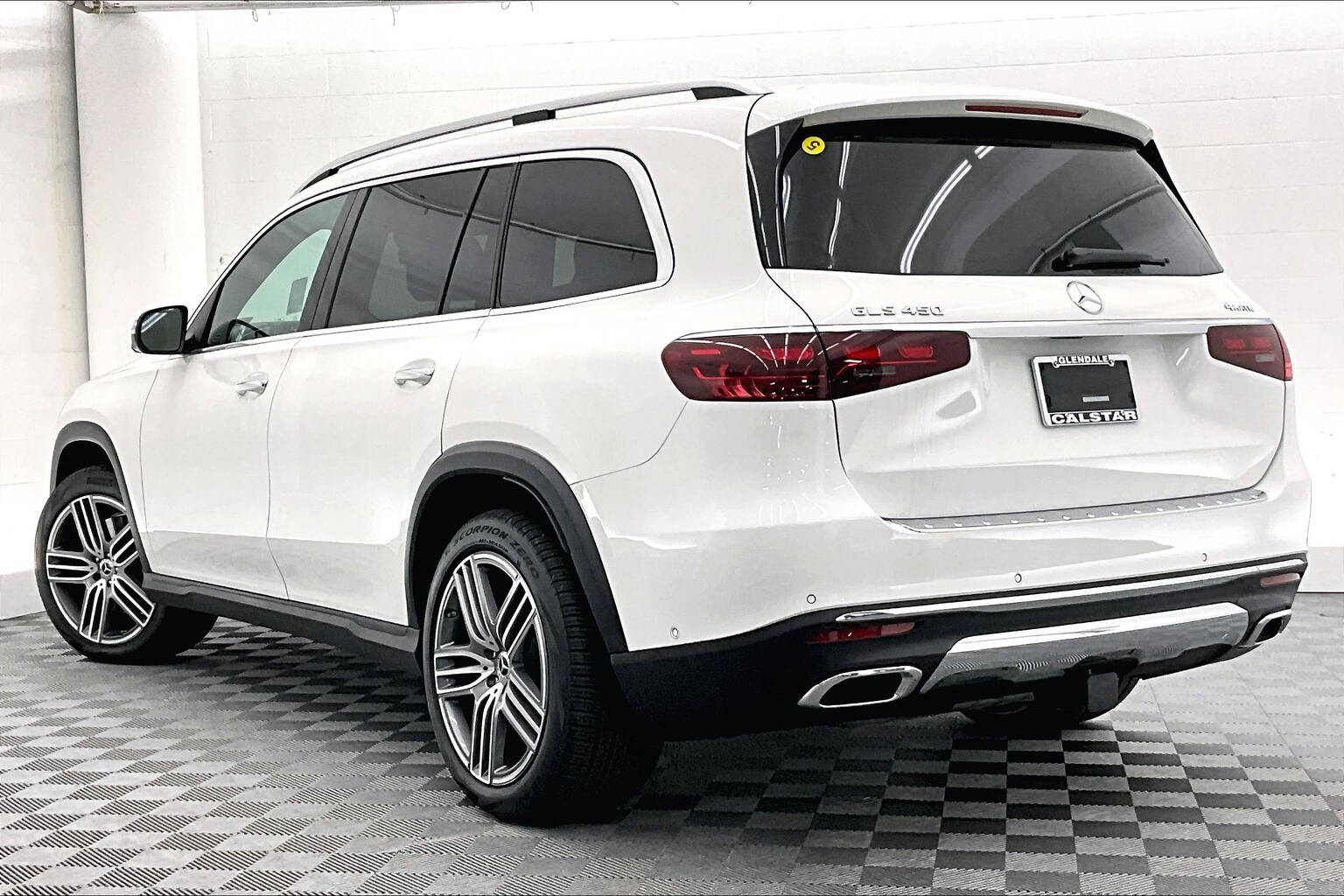 2025 Mercedes Benz GLS 450 4MATIC photo 2