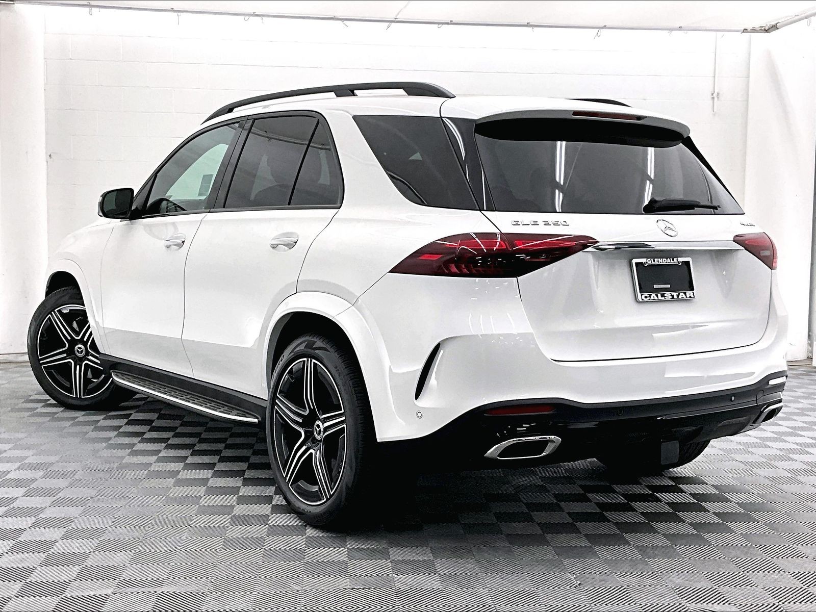 2026 Mercedes-Benz GLE photo 2