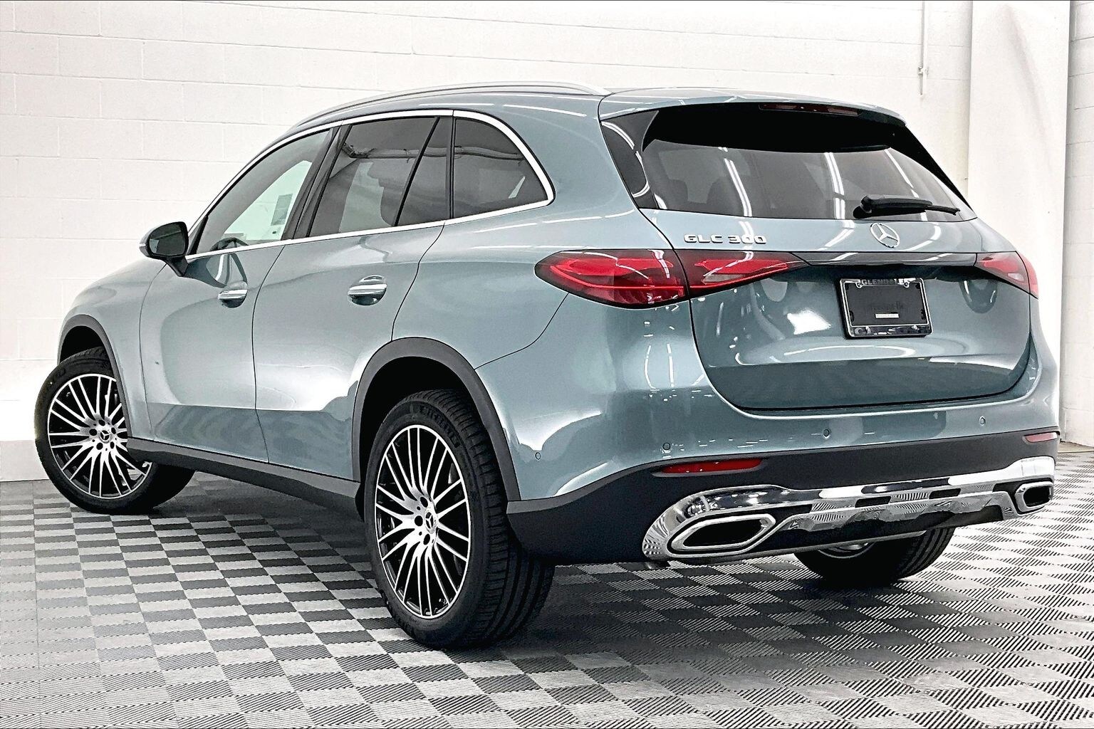 2026 Mercedes Benz GLC 300 photo 2