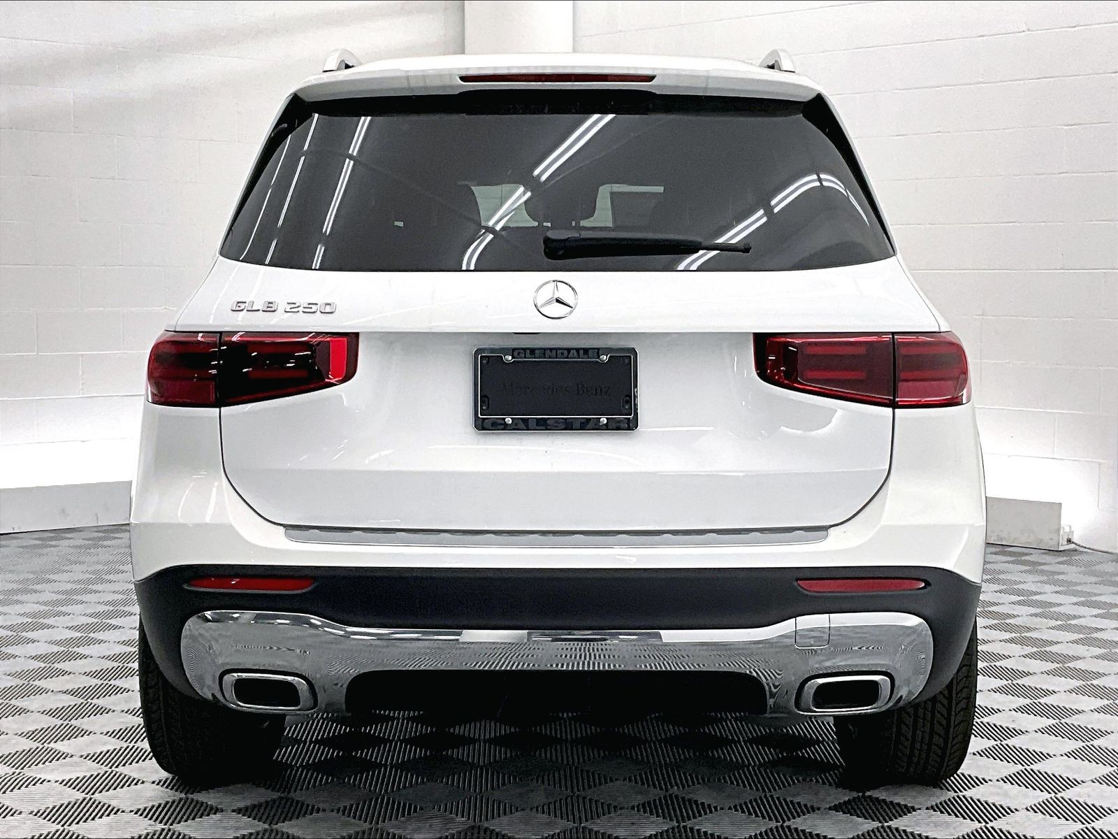 2026 Mercedes-Benz GLB photo 3