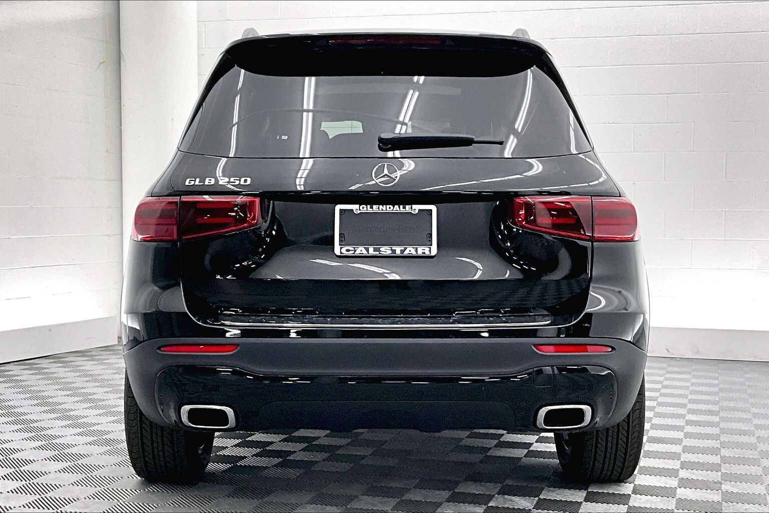 2026 Mercedes Benz GLB 250 photo 3