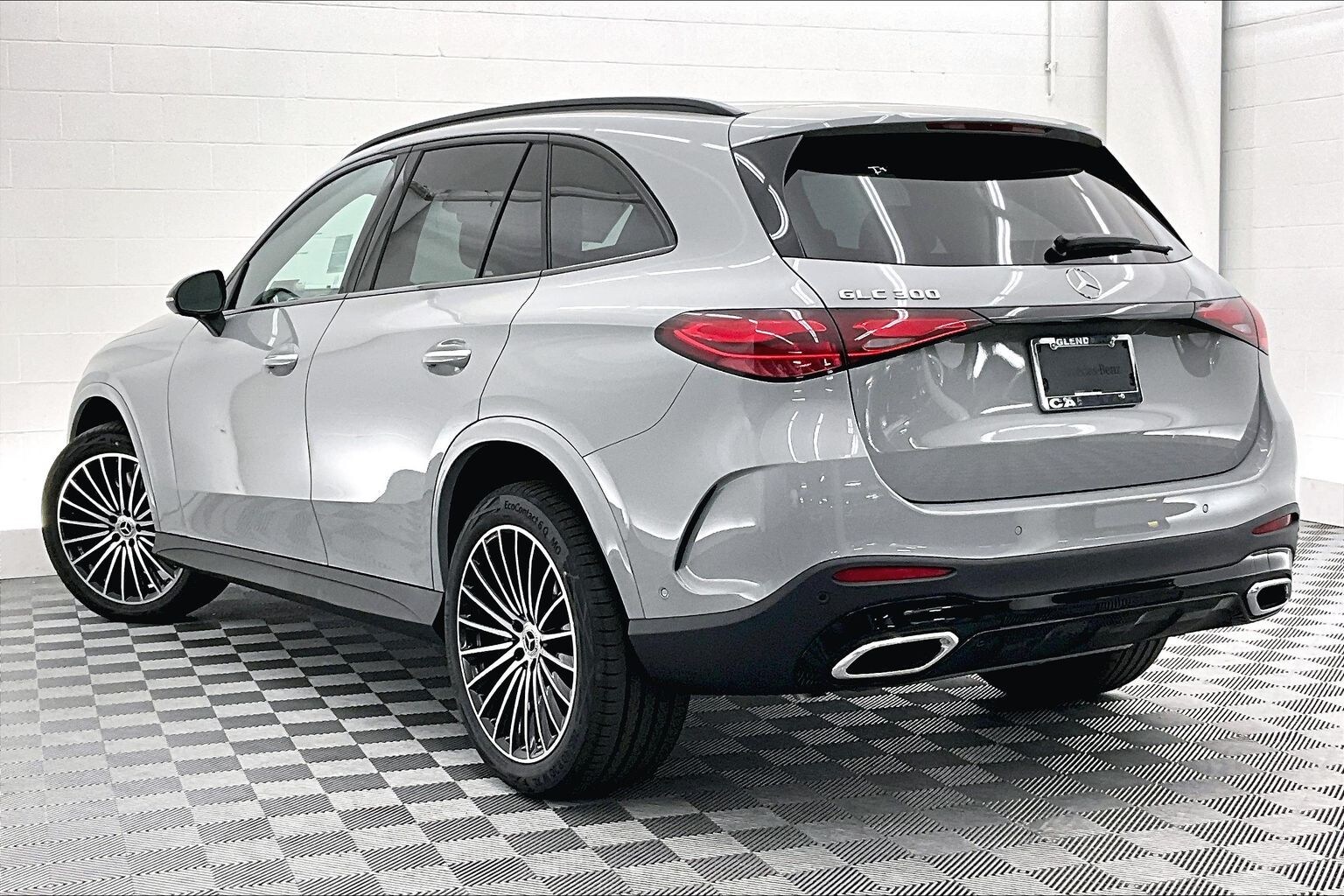 2026 Mercedes Benz GLC 300 photo 2