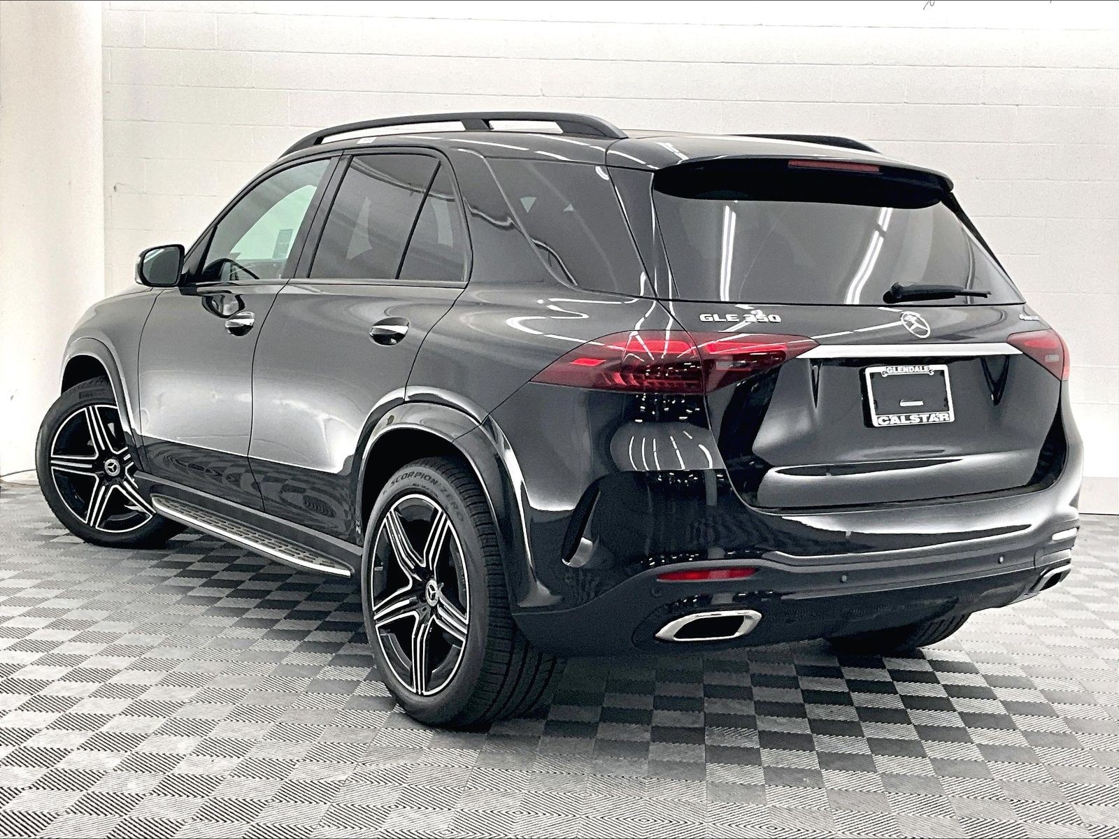 2026 Mercedes-Benz GLE photo 2
