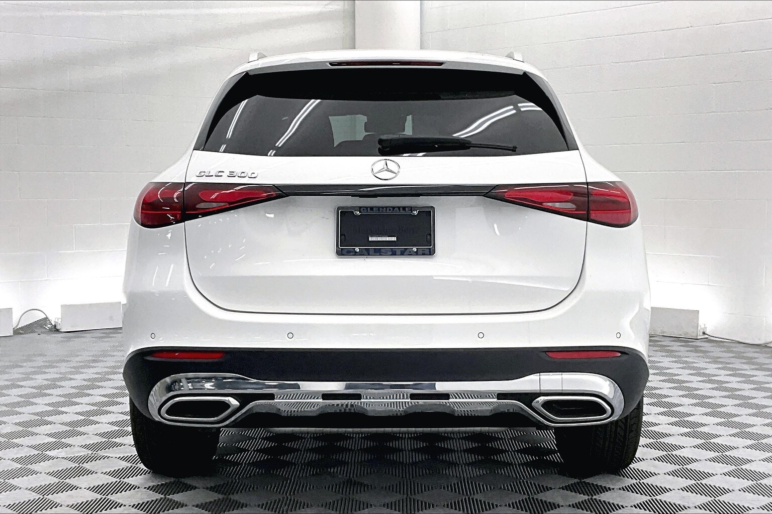 2025 Mercedes Benz GLC 300 photo 3