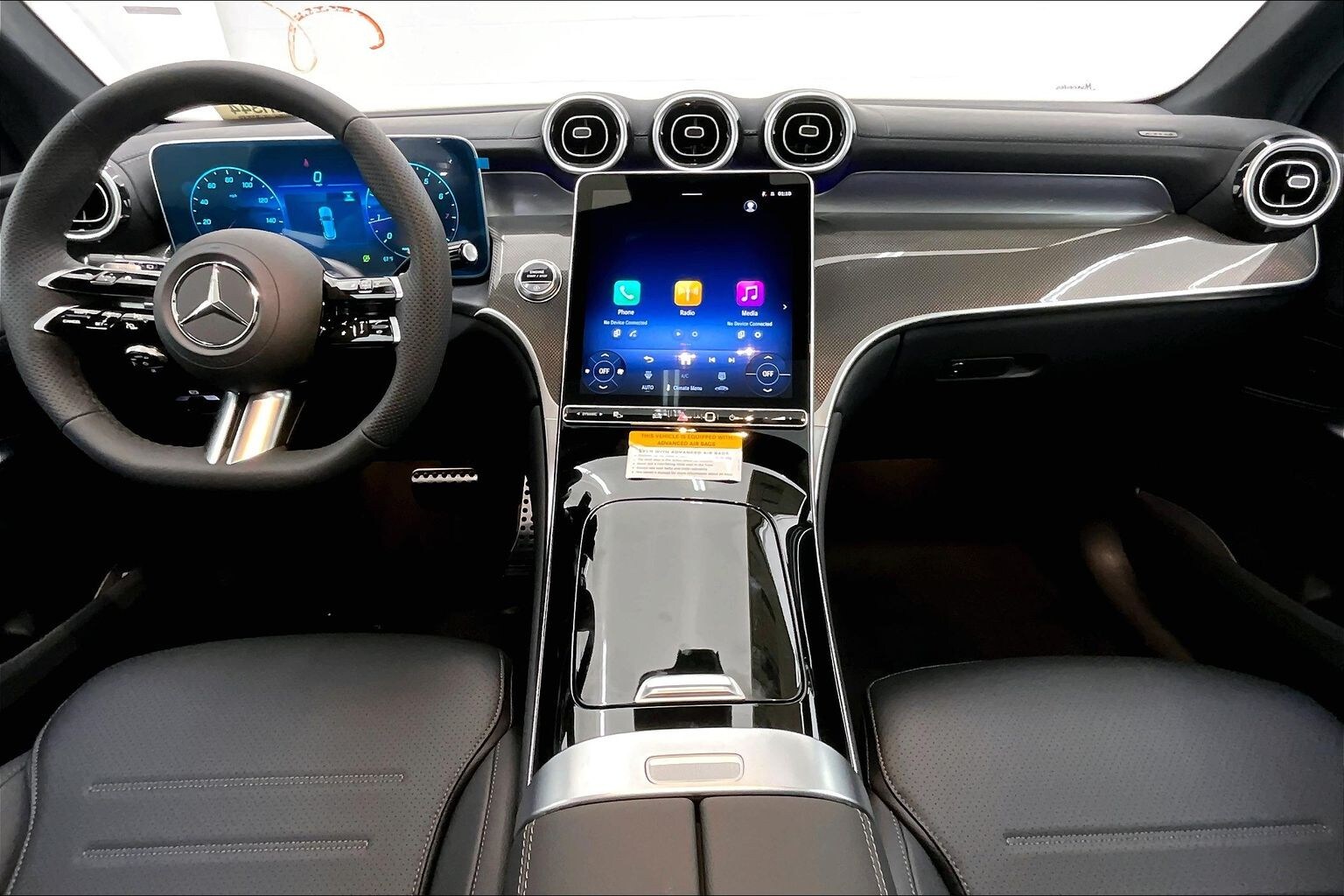 2026 Mercedes Benz GLB 300 photo 4