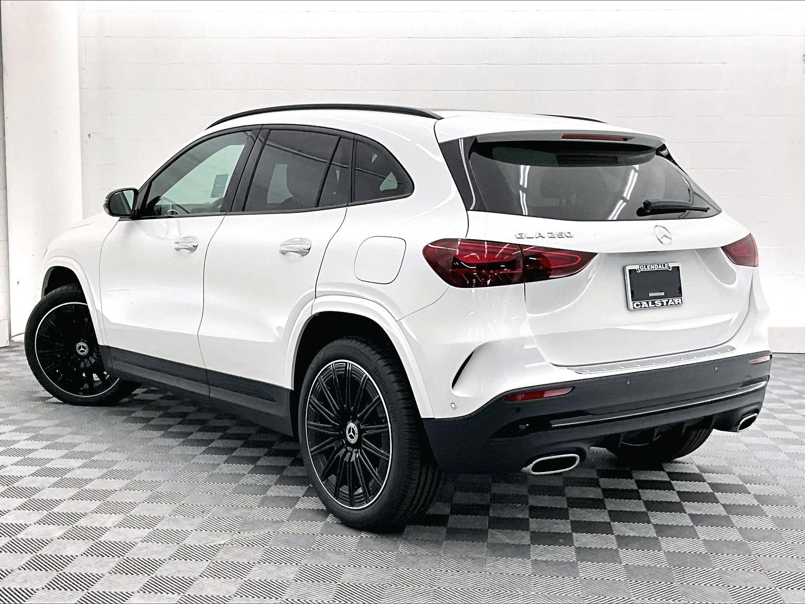 2026 Mercedes-Benz GLA photo 2